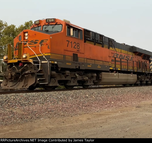 BNSF 7128